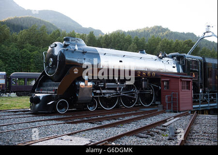 Il Royal Hudson, a quaranta locomotiva a vapore motore, presso la West Coast Railway Heritage Museum. Squamish BC, Canada Foto Stock