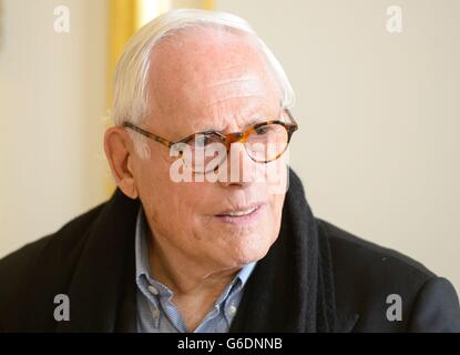 Dieter Rams, vincitore del premio Coutts Lifetime Achievement, premiato come parte del London Design Festival, Lancaster House, nel centro di Londra. Foto Stock