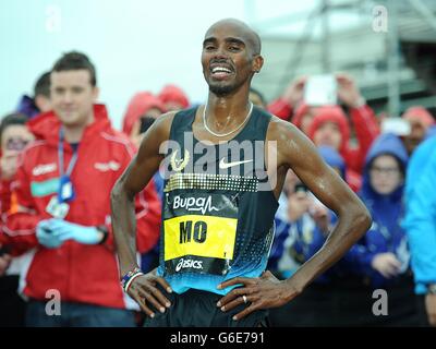 Atletica - 2013 Great North Run - Newcastle. Il Mo Farah della Gran Bretagna dopo il 2013 Great North Run tra Newcastle e South Shields. Foto Stock