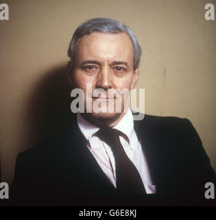 Il Segretario per l'energia ANTHONY WEDGWOOD BENN in visita a Bradsworth Colliery, Yorkshire. Foto Stock