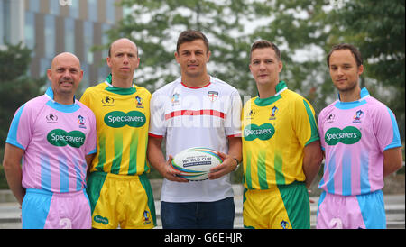 (L-R) Phil Bentham, Thierry Alibert, Jon Wilkin, ben Thaler e Tim Roby durante una fotocellula Specsaver a MediaCity, Manchester. Foto Stock