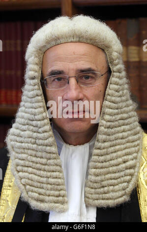 Sir Brian Leveson, presidente della Queen's Bench Division presso la Royal Courts of Justice, nel centro di Londra. Foto Stock