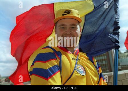 Calcio. Romania / Francia. Euro 96. St. James Park. Ventilatore rumeno Foto Stock