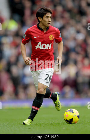 Shinji Kagawa del Manchester United in azione durante la partita della Premier League di Barclays Manchester United contro Stoke City al Old Trafford, Manchester Foto Stock