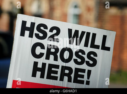 Una vista generale di un cartello anti HS2 a Whittington, Staffordshire. Foto Stock