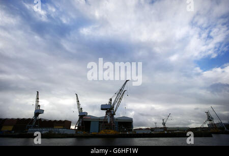 Una visione generale del cantiere navale BAE a Govan, Glasgow, in quanto il leader laburista ed Miliband ha rifiutato di offrire una garanzia di lavoro ai lavoratori dei cantieri navali sul Clyde se la Scozia decide di sostenere l'indipendenza. Foto Stock