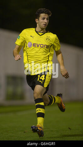 Soccer - UEFA Youth League - Gruppo F - Arsenal v Borussia Dortmund - Parco Prato Foto Stock
