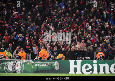 Calcio - UEFA Champions League - Gruppo D - Manchester City v CSKA Moscow - Etihad Stadium. CSKA Mosca tifosi in stand Foto Stock