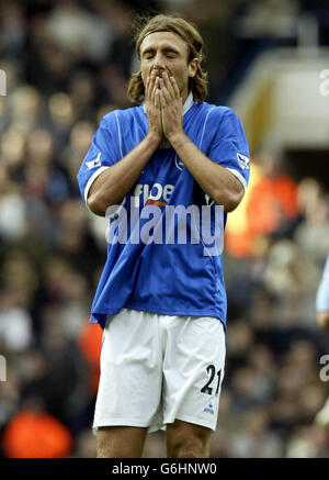 Christophe Dugarry della città di Birmingham mostra la sua scusa dopo il pareggio senza obiettivo nel Barclaycard Premiership Match a St Andrews, Birmingham. Foto Stock