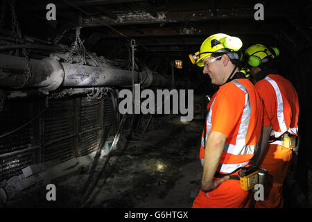 Osborne visite Thoresby Colliery Foto Stock