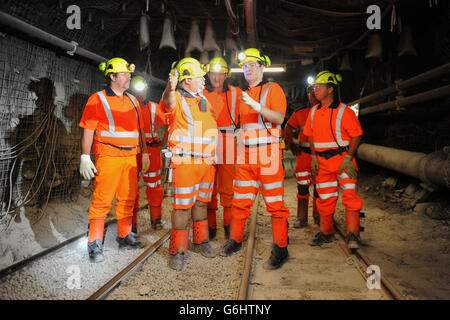 Osborne visite Thoresby Colliery Foto Stock