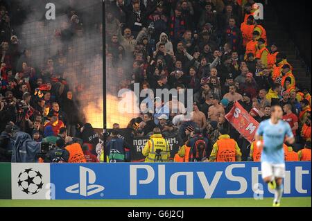 Calcio - UEFA Champions League - Gruppo D - Manchester City v CSKA Moscow - Etihad Stadium. CSKA Mosca tifosi in stand Foto Stock