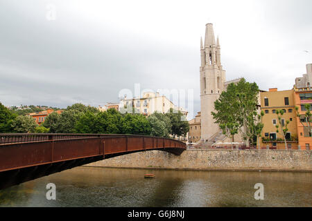 La città di Girona visualizza, ponte sul fiume Onyar Foto Stock