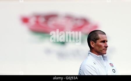 Rugby Union - QBE International - Inghilterra / Nuova Zelanda - Twickenham. L'Inghilterra dirige Stuart Lancaster durante il QBE International al Twickenham Stadium, Londra. Foto Stock