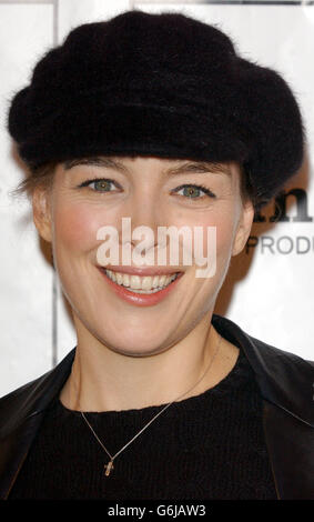 L'attrice Olivia Williams arriva per i British Independent Film Awards all'Hammersmith Palais, a ovest di Londra. I BIFA sono nel loro sesto anno e sono dedicati a elevare il profilo dell'industria cinematografica indipendente. Foto Stock