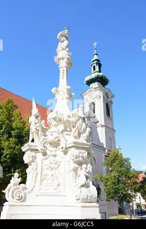 Chiesa Parrocchiale e colonna mariana, Hainburg an der Donau, Austria, Niederösterreich, Bassa Austria, Donau Foto Stock
