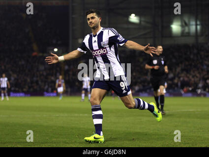 West Bromwich Albion's Shane Long festeggia il secondo gol della partita durante la partita Barclays Premier League a Hawthorns, West Bromwich. Foto Stock