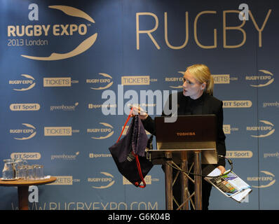 Rugby Expo 2013 - giorno due - Stadio di Twickenham. Moderatore Sonja McLaughlan durante il secondo giorno del Rugby Expo 2013 al Twickenham Stadium. Foto Stock