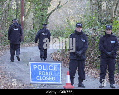 La scena vicino a Denham Bridge, Buckland Monachorum, Devon, dopo che la polizia ha trovato il corpo della adolescente mancante Alicia Eborne. Un portavoce della polizia di Devon e Cornwall ha detto che ci sarebbe stato un esame forense del corpo, che è stato trovato in un punto isolato su Dartmoor. Foto Stock