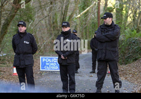 La scena vicino a Denham Bridge, Buckland Monachorum, Devon, dopo che la polizia ha trovato il corpo della adolescente mancante Alicia Eborne. Un portavoce della polizia di Devon e Cornwall ha detto che ci sarebbe stato un esame forense del corpo, che è stato trovato in un punto isolato su Dartmoor. Foto Stock