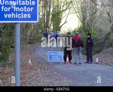 La scena vicino a Denham Bridge, Buckland Monachorum, Devon, dopo che la polizia ha trovato il corpo della adolescente mancante Alicia Eborne. Un portavoce della polizia di Devon e Cornwall ha detto che ci sarebbe stato un esame forense del corpo, che è stato trovato in un punto isolato su Dartmoor. Foto Stock