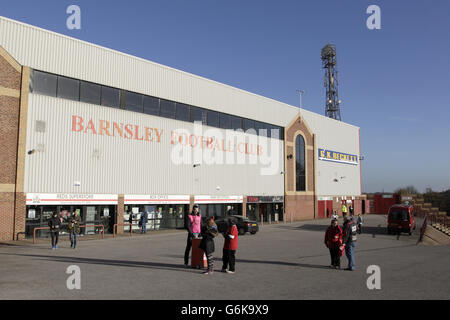 Calcio - Sky Bet Championship - Barnsley v Birmingham City - Oakwell. Una vista generale di fuori Oakwell, casa di Barnsley Foto Stock