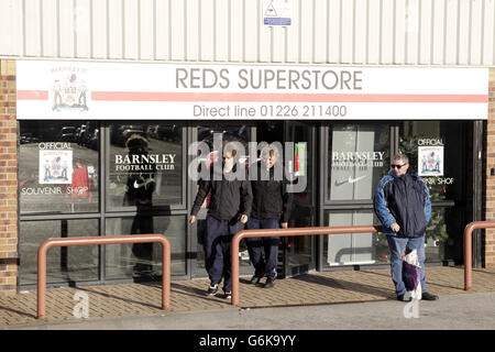 Calcio - Sky Bet Championship - Barnsley v Birmingham City - Oakwell. Una vista generale di fuori Oakwell, casa di Barnsley Foto Stock