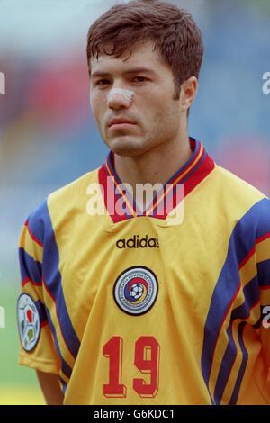 Calcio. Euro 96. Romania / Spagna. Adrian Ilie, Romania Foto Stock