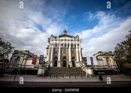 Tate Gran Bretagna. Una vista generale dell'entrata di Tate Britain, situata su Millbank a Londra Foto Stock