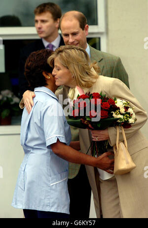 La Contessa di Wessex si diparte Frimley Park Hospital Foto Stock