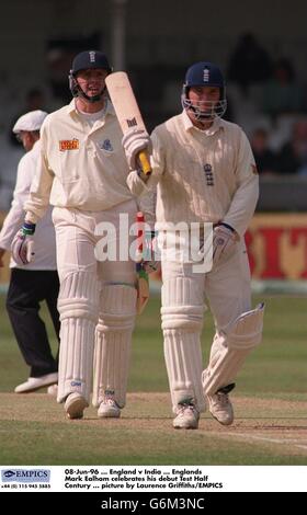 08-giu-96 ... Inghilterra / India ... Englands Mark Ealham celebra il suo debutto Test mezzo secolo ... immagine di Laurence Griffiths/EMPICS Foto Stock