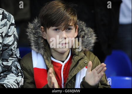 Calcio - Campionato Sky Bet - Ipswich Town / Charlton Athletic - Portman Road. Un giovane fan di Charlton Athletic negli stand Foto Stock