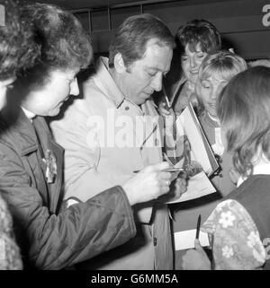 Intrattenimento - Andy Williams - Aeroporto di Heathrow, Londra Foto Stock