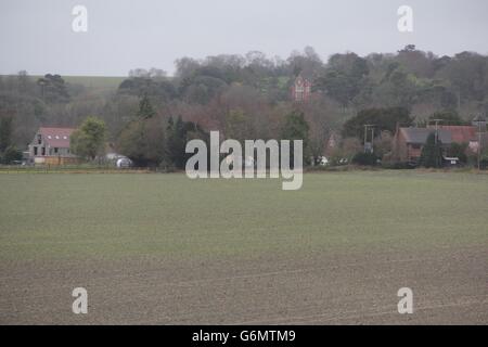 Polizia nei campi vicino Upton, Oxfordshire, come Thames Valley Police continuare a cercare scomparso adolescente Jayden Parkinson 17, da Oxford, che ritengono sia stato assassinato. Foto Stock