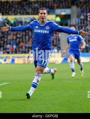 Calcio - Barclays Premier League - Hull City / Chelsea - KC Stadium. L'Eden Hazard di Chelsea celebra il suo primo goal dei lati. Foto Stock