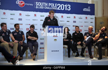 Il principe Harry parla al Walking with the Wounded South Pole Allied Challenge Welcome home press conference. Foto Stock