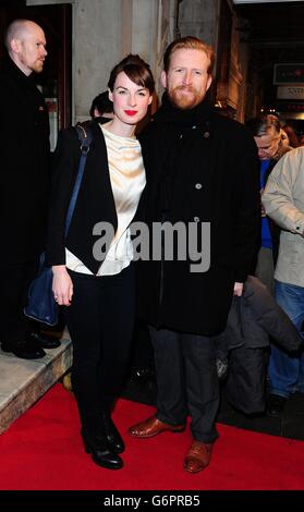 Jessica Raine e Tom Goodman-Hill partecipano alla serata di apertura del Weir al Wyndhams Theatre di Londra il 21 gennaio 2014. Foto Stock