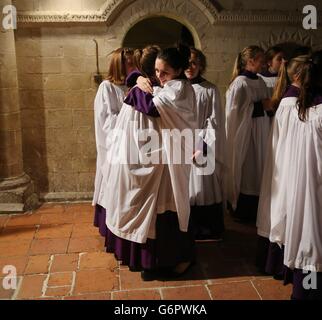 La religione - la Cattedrale di Canterbury e ragazze coro - Primo prestazioni - Kent Foto Stock