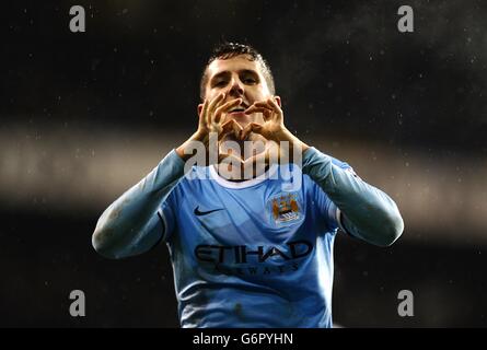 Calcio - Barclays Premier League - Tottenham Hotspur / Manchester City - White Hart Lane. Stevan Jovetic di Manchester City celebra il quarto obiettivo della sua squadra Foto Stock