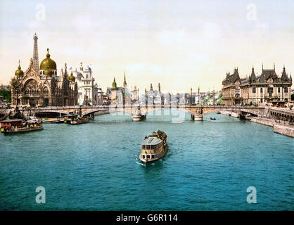 Esposizione di Parigi, 1900. I padiglioni delle nazioni e di ponti sul fiume Senna, Exposition Universelle 1900, Parigi, Francia. Foto Stock