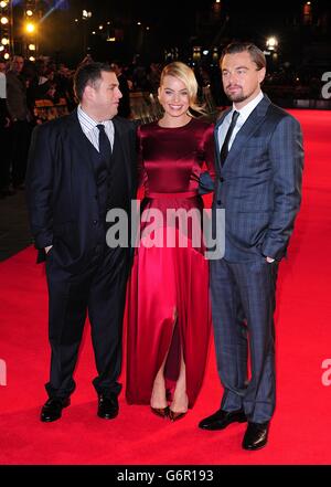 Leonardo DiCaprio, Margot Robbie e Jonah Hill arrivano per la prima britannica del lupo di Wall Street, presso la piazza Odeon Leicester, Londra. Foto Stock