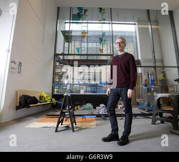 Martin Boyce, vincitore del premio Turner, si trova all'ingresso del nuovo edificio Reid della Glasgow School of Art di Glasgow, in quanto ha realizzato un nuovo pezzo d'arte da presentare all'ingresso dell'edificio. Foto Stock