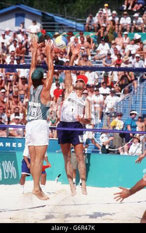 23-JUL-96 ... Giochi Olimpici di Atlanta .... Beach volley, uomini ... Paesi Bassi e Portogallo Foto Stock