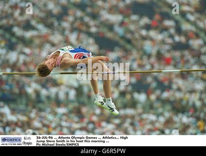 26-LUG-96. Giochi Olimpici di Atlanta. Atletica. High Jump Steve Smith nel suo calore questa mattina Foto Stock