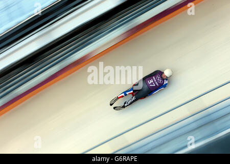 Toennes Stang Rolfsen in Norvegia durante la pratica di Single Luge per uomini al Sliding Center Sanki. Foto Stock