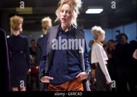 Modelli alla sfilata di moda di Jerome, tenutasi al mercato di Chelsea a New York, nell'ambito della Mercedes Benz New York Fashion Week 2014. Foto Stock