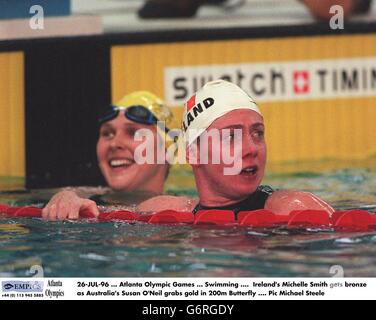 26-LUG-96. Giochi Olimpici di Atlanta. Nuoto. Michelle Smith in Irlanda ottiene il bronzo mentre Susan o'Neil in Australia afferra l'oro in Butterfly 200 m. Foto Stock