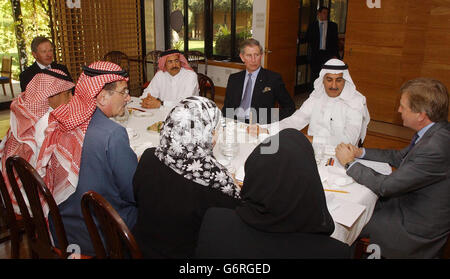 Il Principe di Galles ascolta i business leader Foto Stock