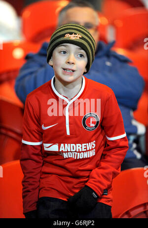 Calcio - Sky Bet Championship - Doncaster Rovers v Charlton Athletic - Keepmoat Stadium. Un fan di Charlton Athletic nei supporti Foto Stock