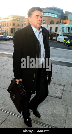 L'ex dirigente della Anglo Irish Bank Pat Whelan arriva al Circuit Criminal Court di Dublino, durante il processo di frode di ex dirigenti della Anglo Irish Bank. Foto Stock